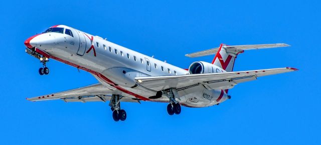 Embraer ERJ-135 (N262JX) - N262JX JSX Embraer ERJ 135LR s/n 145533 - Las Vegas - Harry Reid International Airport KLASbr /Photo: Tomás Del Corobr /USA - Nevada May 15, 2025