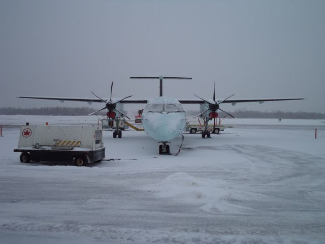 de Havilland Dash 8-400 (C-GGOY)