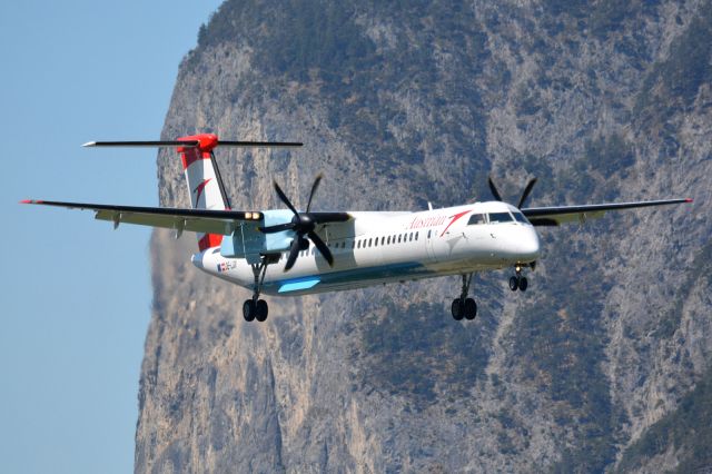 de Havilland Dash 8-400 (OE-LGN)