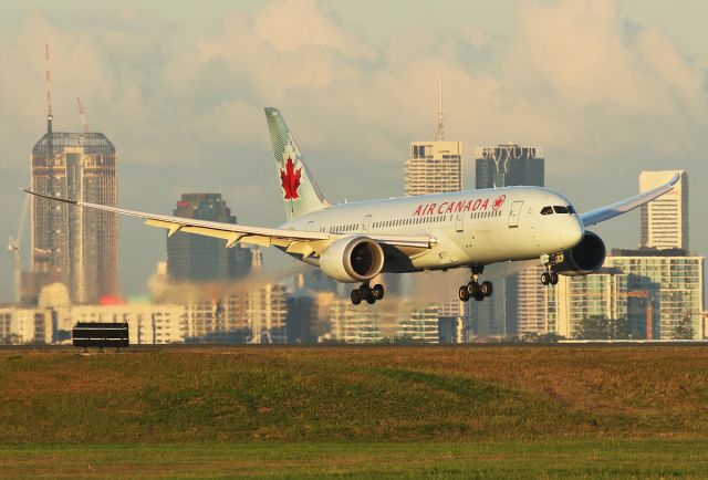 Boeing 787-8 (C-GHPV)