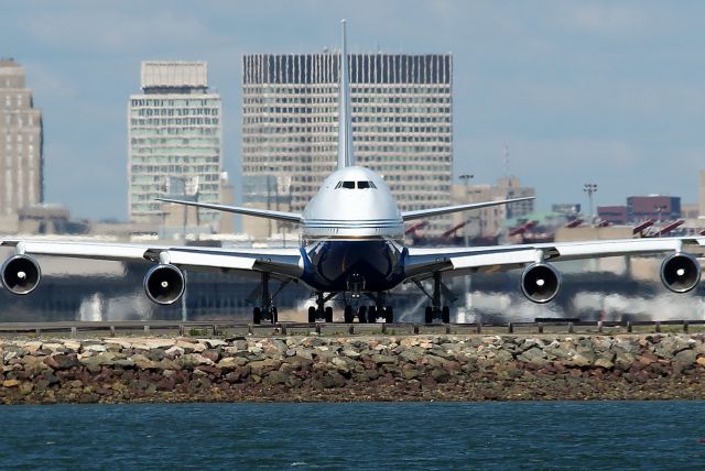 VP-BLK — - Las Vegas Sands 747SP taxiing on Delta