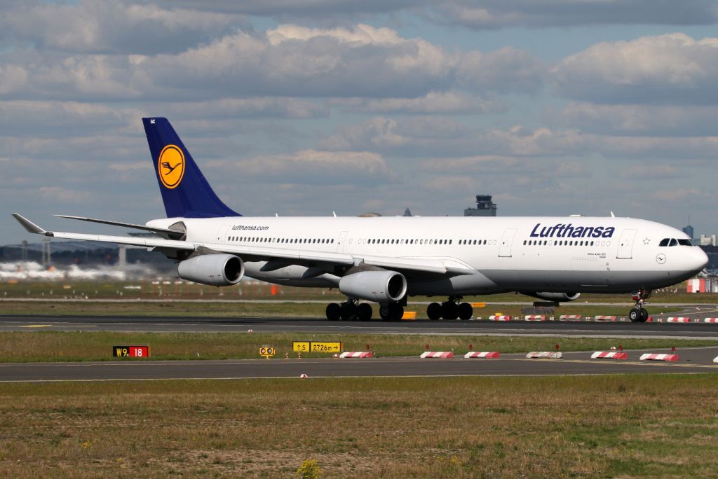Airbus A340-300 (D-AIGX)