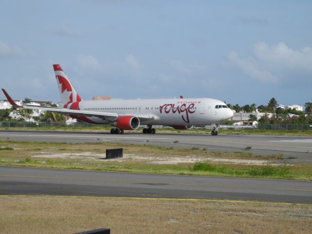 BOEING 767-300 (C-GHLQ)