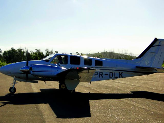 Beechcraft Baron (58) (PR-DLK) - BARON IN VILA VELHA-ES, BRAZIL