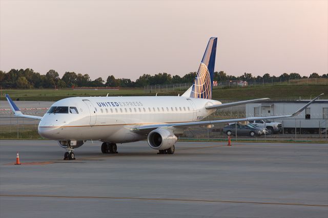 Embraer 175 (N88346)