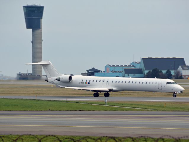 Canadair Regional Jet CRJ-900 (EI-GEH) - Flyvergrillen RWY22R