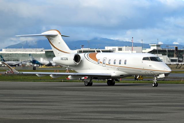 Canadair Challenger 350 (N633N)