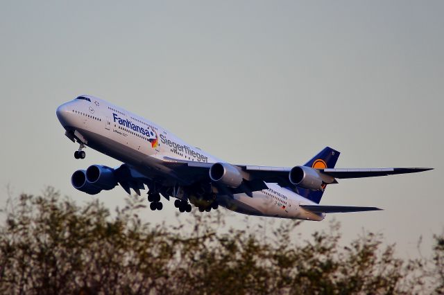 BOEING 747-8 (D-ABYI)