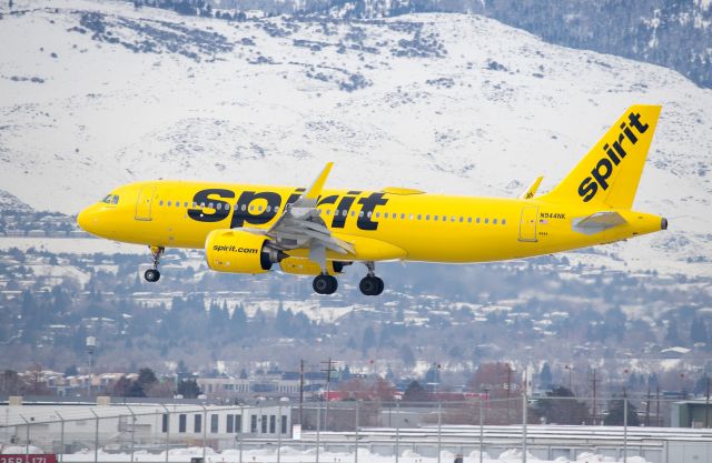 Airbus A320 (N944NK) - Spirit A320 over the threshold for RWY 17L at Reno-Tahoe International.