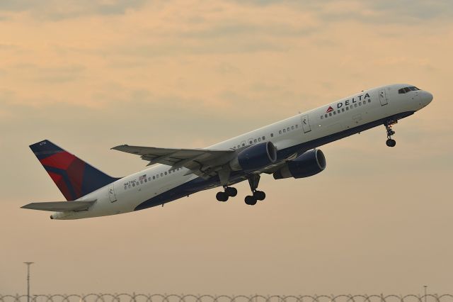 Boeing 757-200 (N6716C) - 23-L 07-14-24. My buddy Alex is the F.O. on this departure.