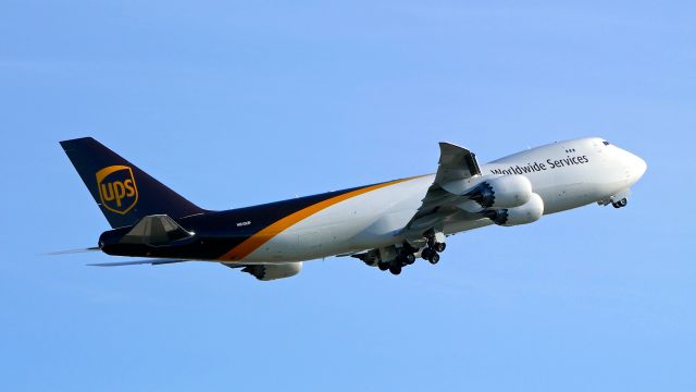 BOEING 747-8 (N613UP) - UPS9109 on rotation from Rwy 16R to begin a delivery flight to KSDF on 11.8.18. (ln 1550 / cn 64259).