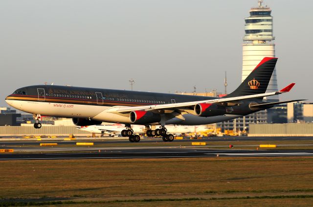 Airbus A340-200 (JY-AIC)