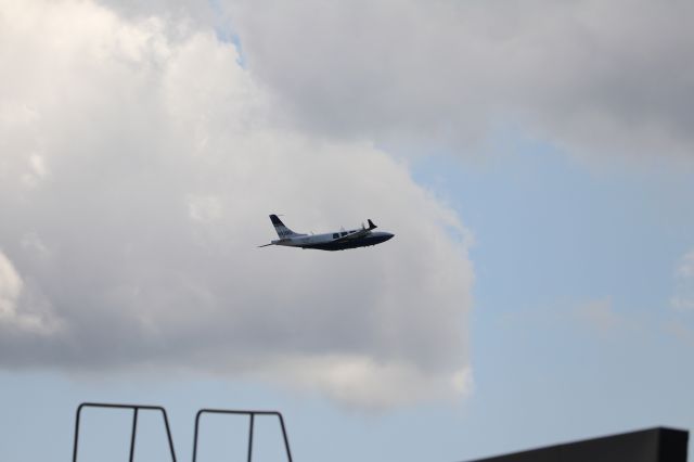 Piper Aerostar (N92MG) - Castle Aviation's rarely-seen Piper Aerostar 600 departing RWY 32