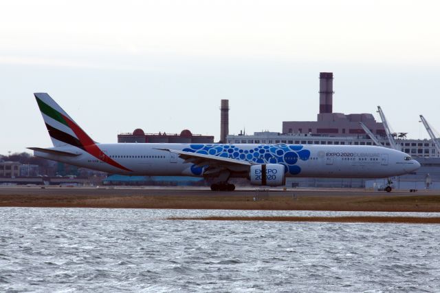 BOEING 777-300ER (A6-EGB)