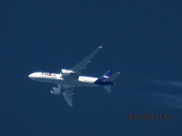 BOEING 777-200LR (N869FD)