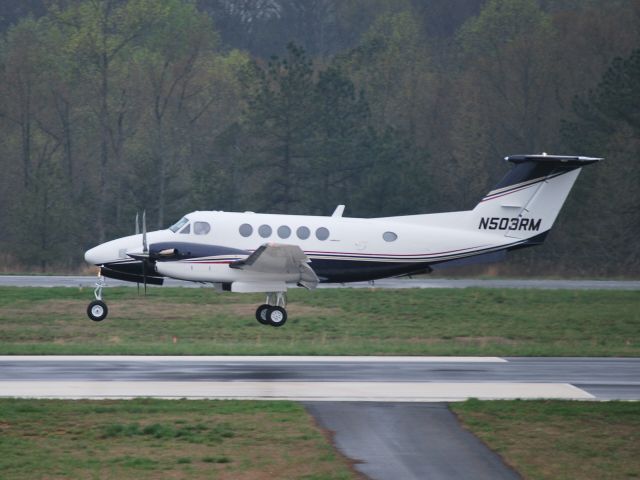 Beechcraft Super King Air 200 (N503RM) - Arriving on runway 20 KJQF - 4/1/09