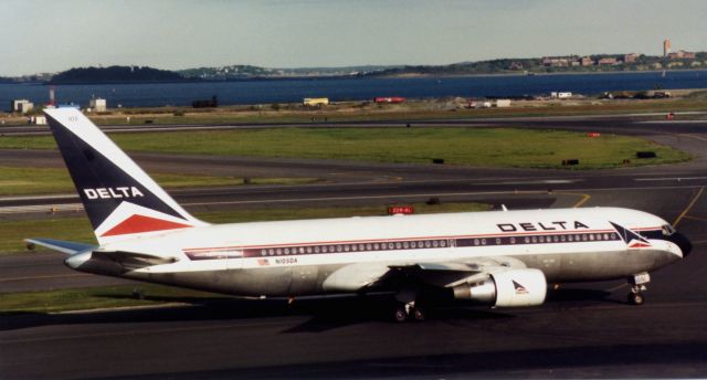 BOEING 767-200 (N105DA)