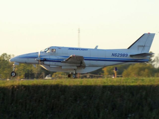 Beechcraft Airliner (N62989)