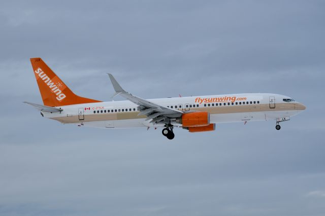 Boeing 737-800 (C-FTLK)