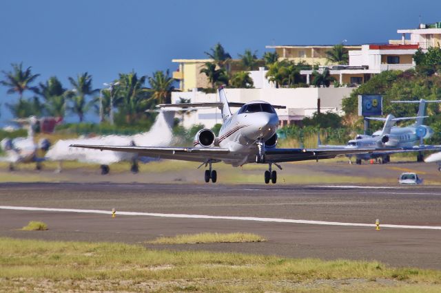 Hawker 800 (N999RZ)