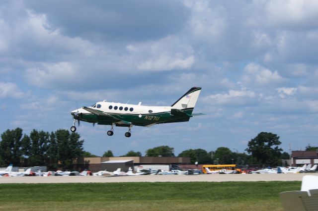 Beechcraft King Air 100 (N127U)