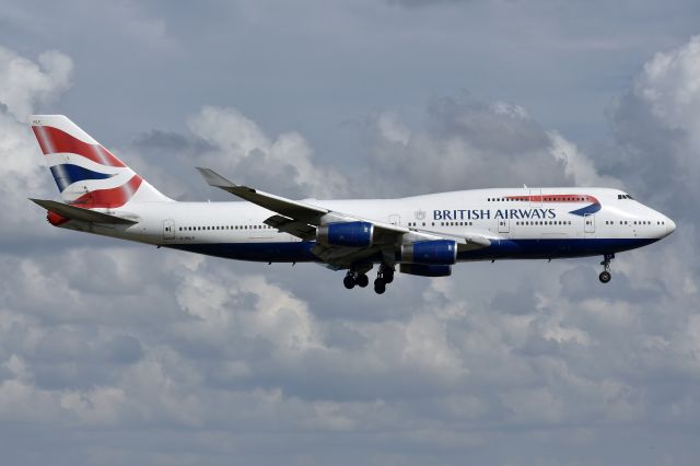 Boeing 747-400 (G-BNLP)