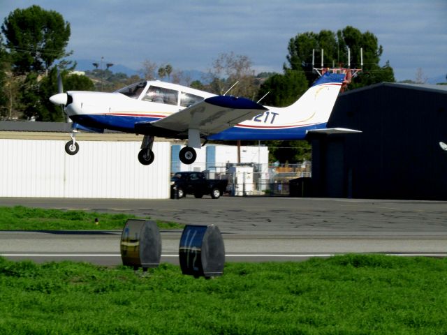 Piper Cherokee Arrow (N4321T) - Taking off RWY 24