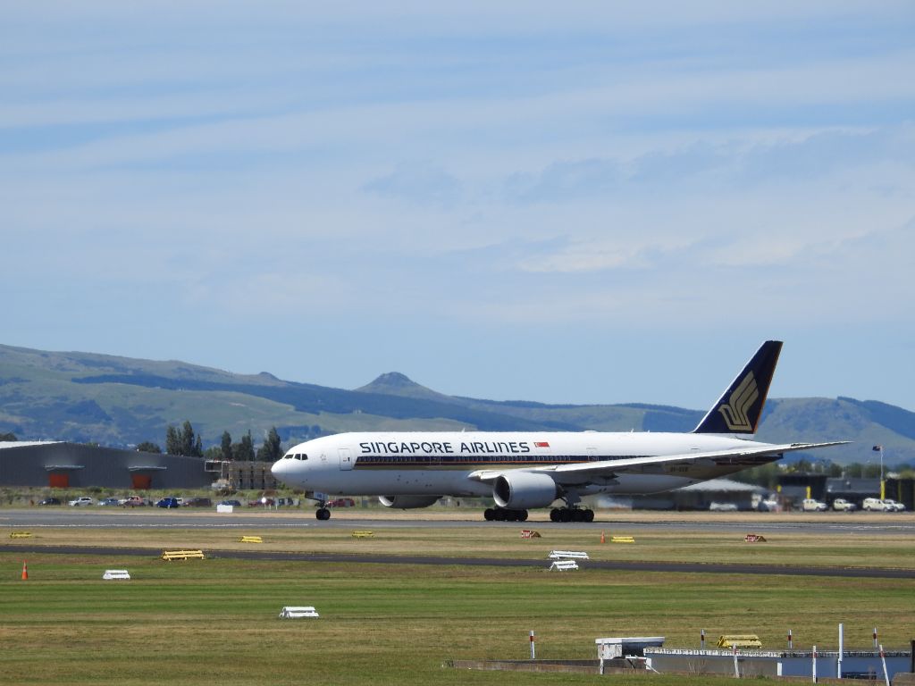 Boeing 777-200 (9V-SVB)