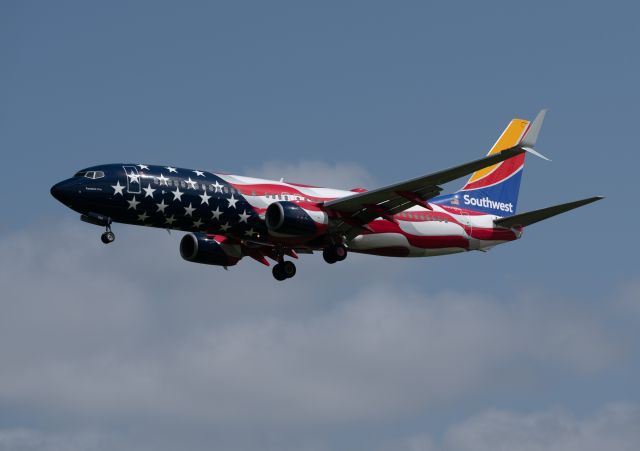 Boeing 737-800 (N500WR) - Most photographed jet the last few weeks since its debut for SWA's 50th Anniversary - Freedom One!  I really think their squawk should be 1776.