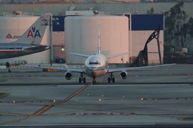 Boeing 737-200 (N370BC)