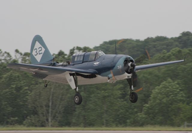 N92879 — - SB2C-5 "Helldiver" descends for runway 18 during World War II Weekend at the Mid Atlantic Air Museum