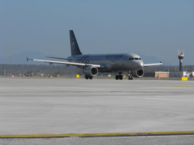 Airbus A320 (VP-BDK)