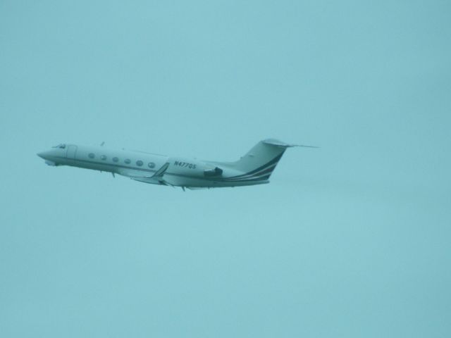 Canadair Challenger (N477QS) - N477QS EINN 02/06/13 AIRBORNE