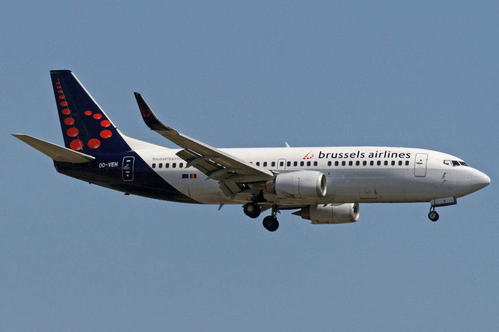 BOEING 737-300 (OO-VEH)
