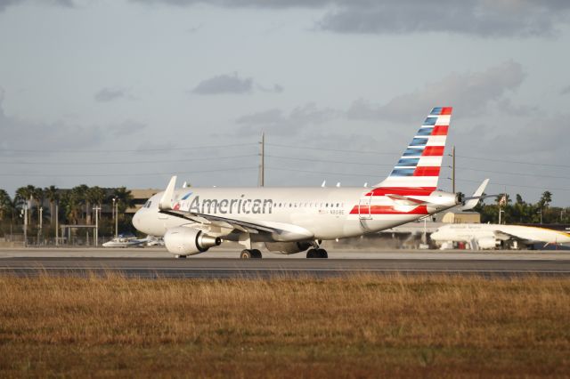 Airbus A319 (N9018E)