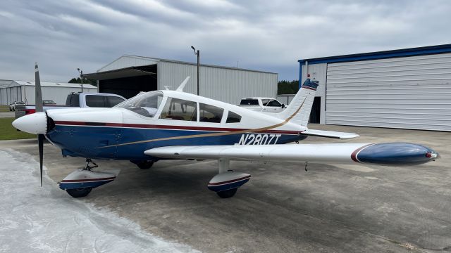 Piper Cherokee (N2807T)