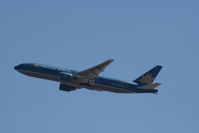 Boeing 777-200 (VNA-144) - Vietnam Airlines, B777-26K/ER cn33503