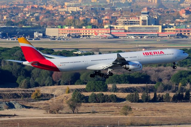 Airbus A340-600 (EC-JPU)