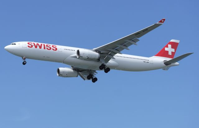 Airbus A330-300 (HB-JHF)