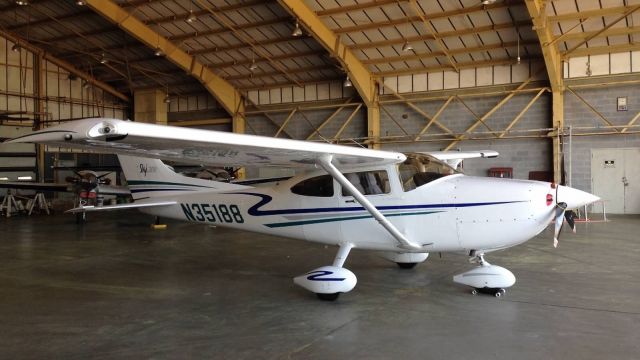 Cessna Skylane (N35188)