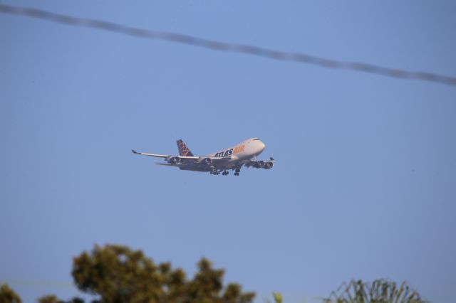 Boeing 747-400 (N492MC)