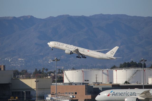 BOEING 777-300ER (9V-SWI)