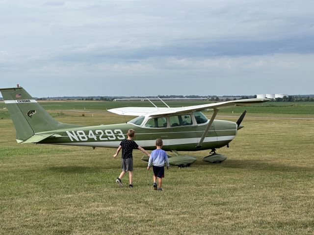 Cessna Skyhawk (N84293)