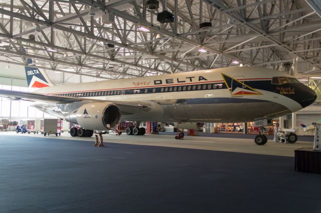 BOEING 767-200 (N102DA) - 17.08.2017 at Delta Airlines Museum in Atlanta