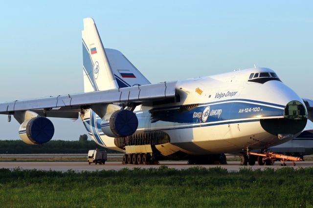 Antonov An-124 Ruslan (RA-82042)