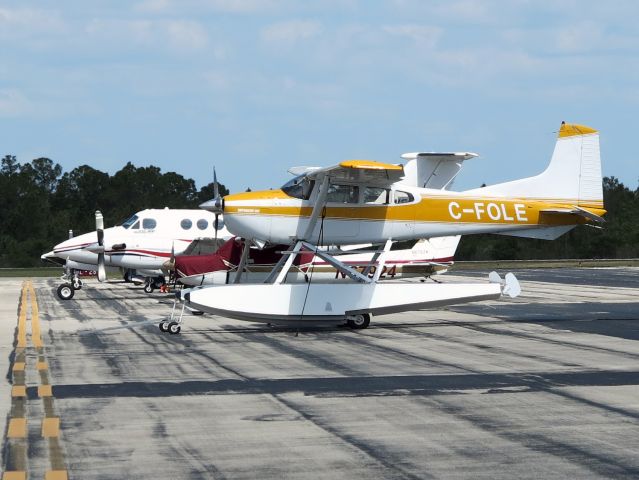 Cessna Skywagon (C-FOLE) - A Canadian snowbird...