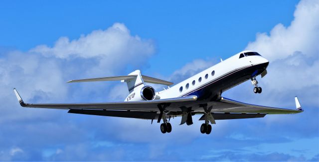 Gulfstream Aerospace Gulfstream V (N787GP) - Gulfstream N787GP departing St Maarten