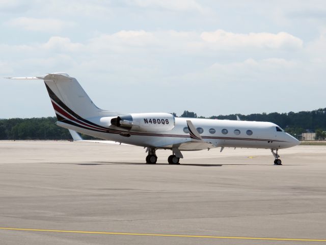 Gulfstream Aerospace Gulfstream IV (N480QS) - First class.