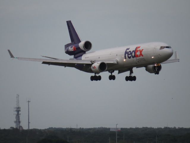 Boeing MD-11 (N574FE)