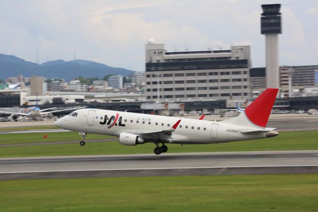 Embraer 170/175 (JA220J)